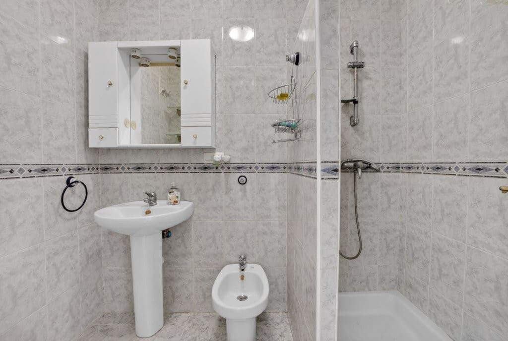 2 Zimmer Haus zu verkaufen in Torrevieja mit Pool - 199.000 € (Ref: 10051017)