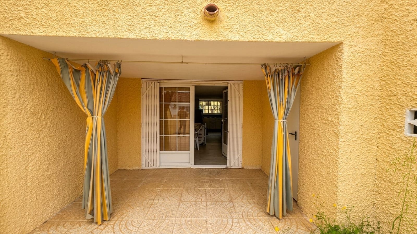 2 bedroom Townhouse for sale in Torrevieja with garage - € 170,000 (Ref: 10051025)