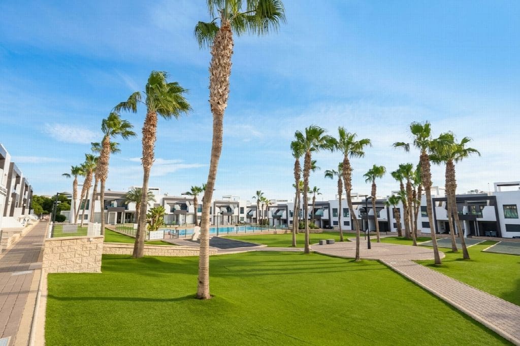 2 sovrum Bungalow till salu i Orihuela med pool garage - 270 000 € (Ref: 10051032)