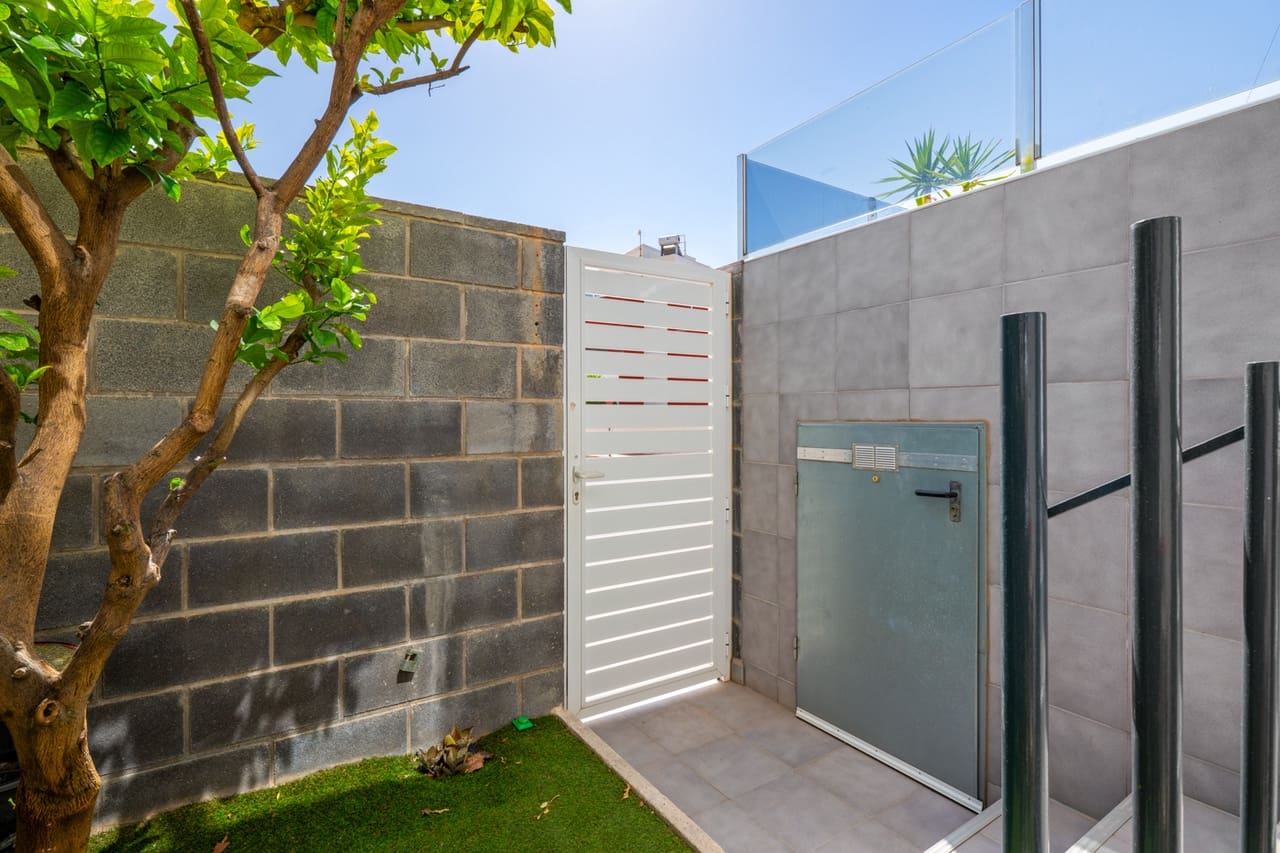 4 chambre Maison de Ville à vendre à Torrevieja avec garage - 399 000 € (Ref: 10051043)