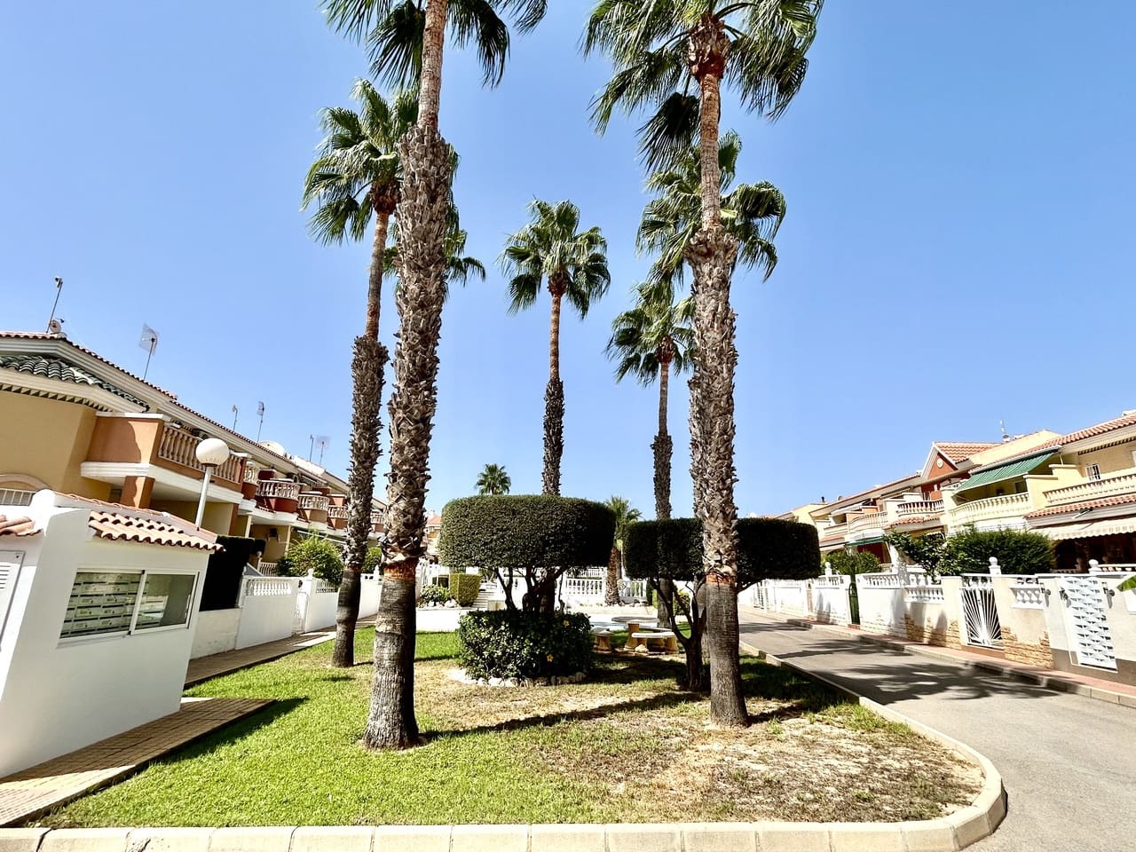 3 bedroom Townhouse for sale in Rojales with garage - € 229,000 (Ref: 10051044)
