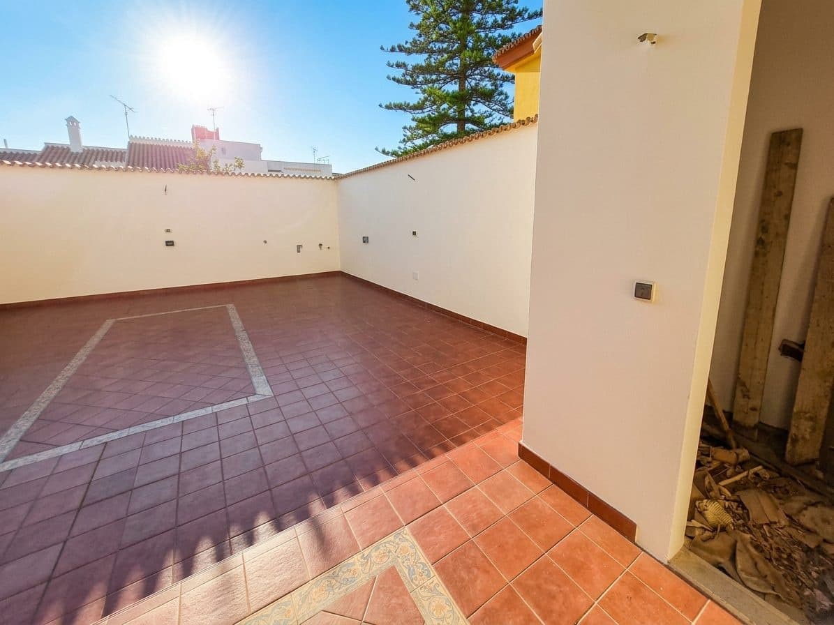 Chalet de 5 habitaciones en Fuengirola en venta con garaje - 530.000 € (Ref: 10051120)