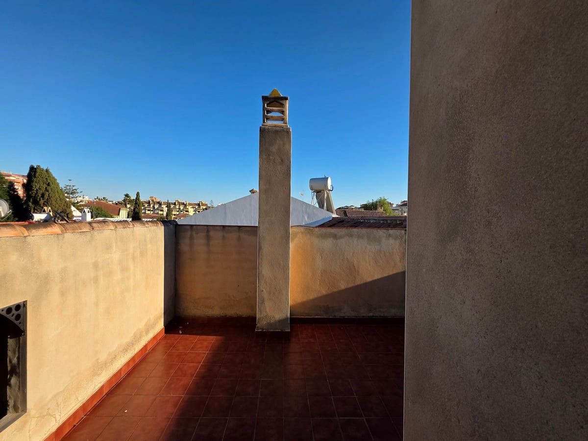 Chalet de 5 habitaciones en Fuengirola en venta con garaje - 530.000 € (Ref: 10051120)