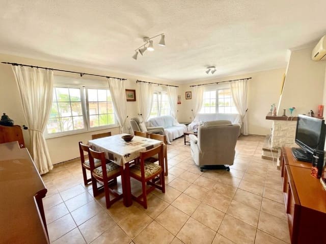 Chalet de 4 habitaciones en Benijófar en venta con piscina garaje - 416.000 € (Ref: 10051128)