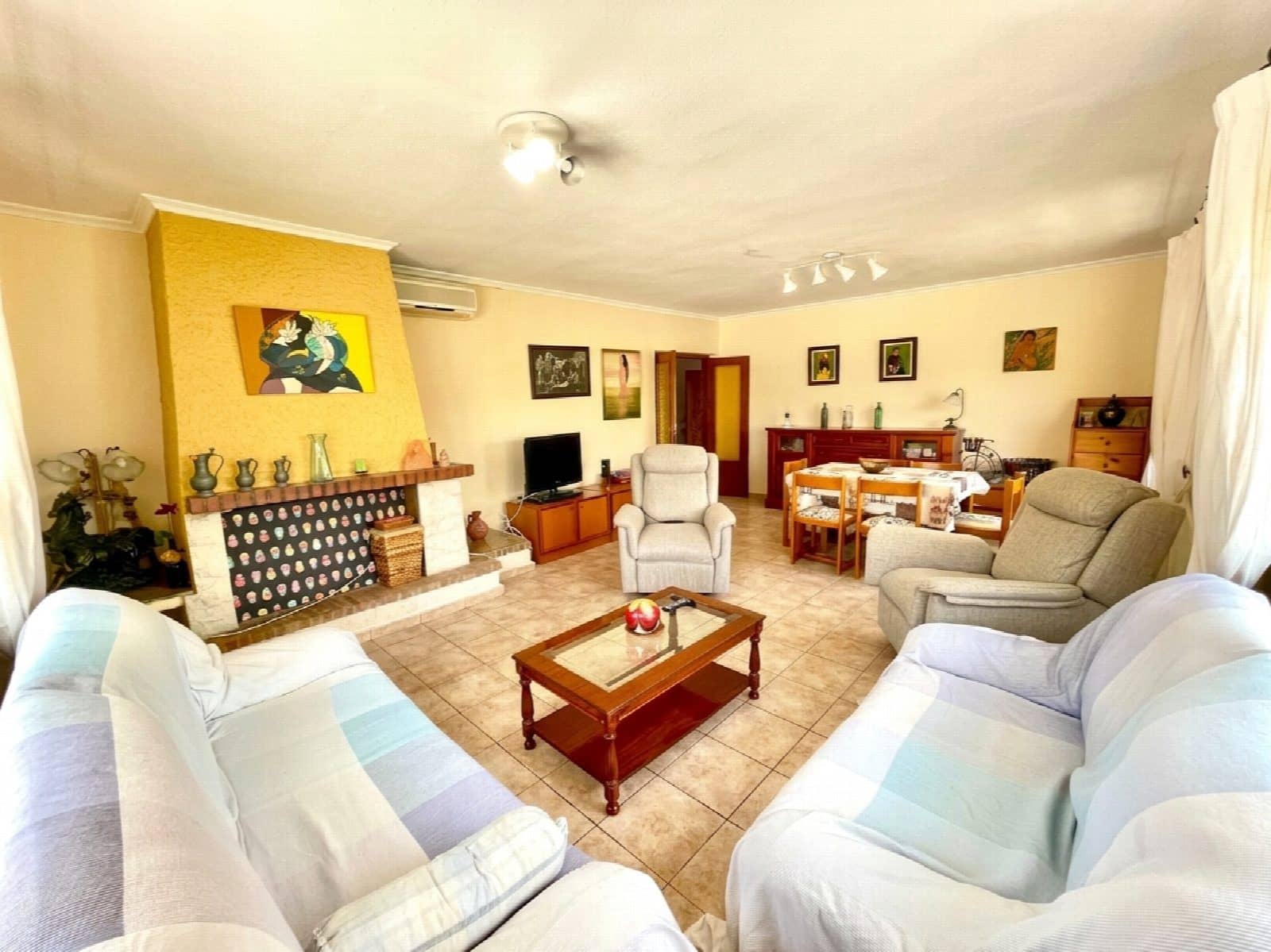 Chalet de 4 habitaciones en Benijófar en venta con piscina garaje - 416.000 € (Ref: 10051128)