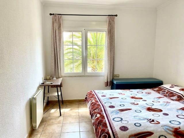 Chalet de 4 habitaciones en Benijófar en venta con piscina garaje - 416.000 € (Ref: 10051128)