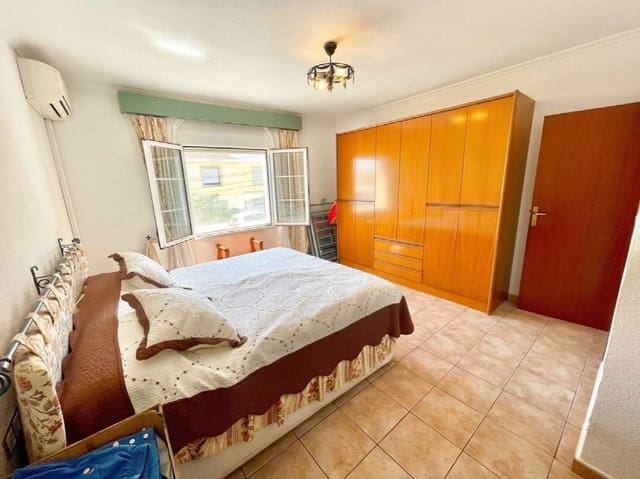 Chalet de 4 habitaciones en Benijófar en venta con piscina garaje - 416.000 € (Ref: 10051128)