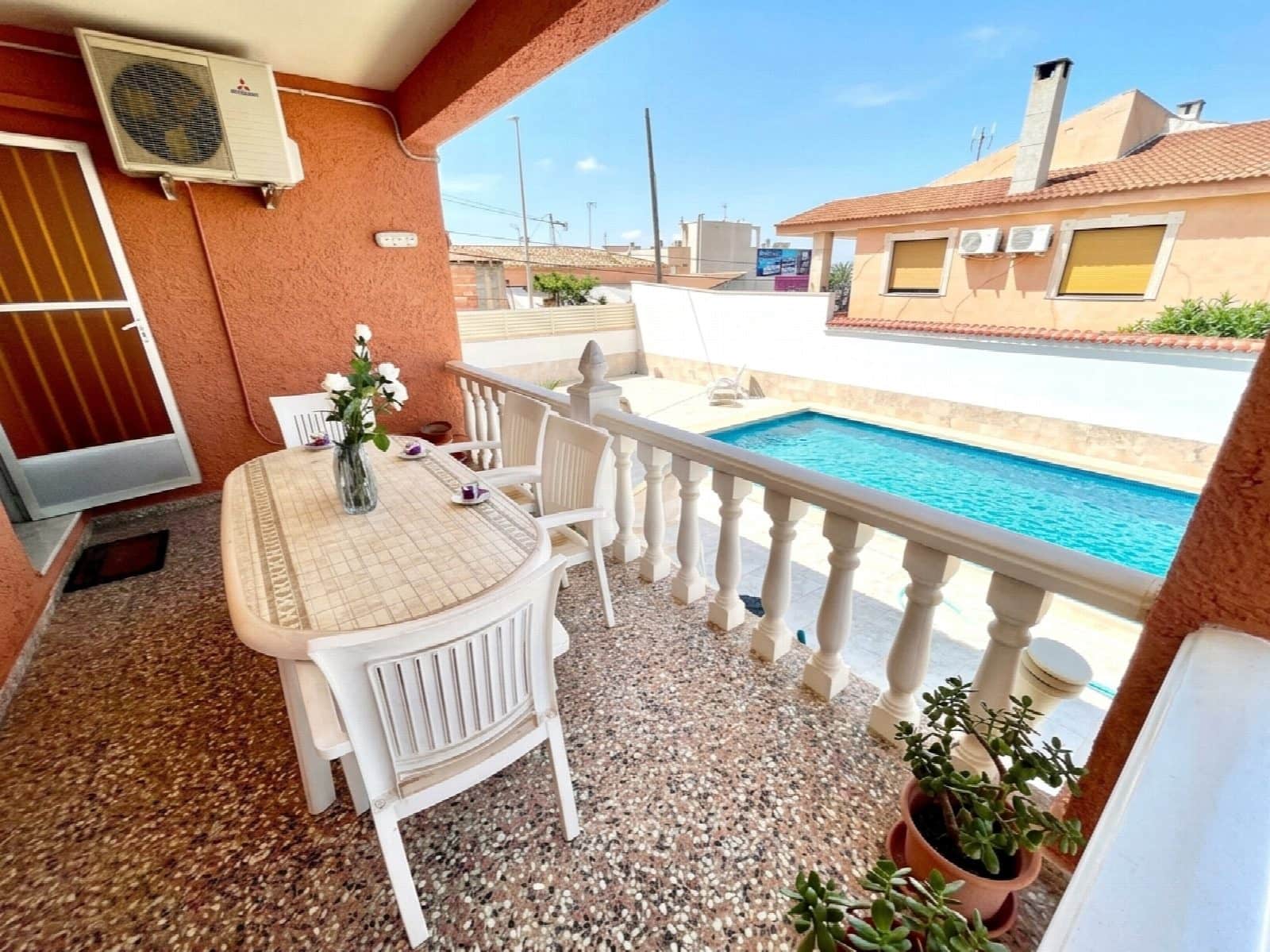 Chalet de 4 habitaciones en Benijófar en venta con piscina garaje - 416.000 € (Ref: 10051128)
