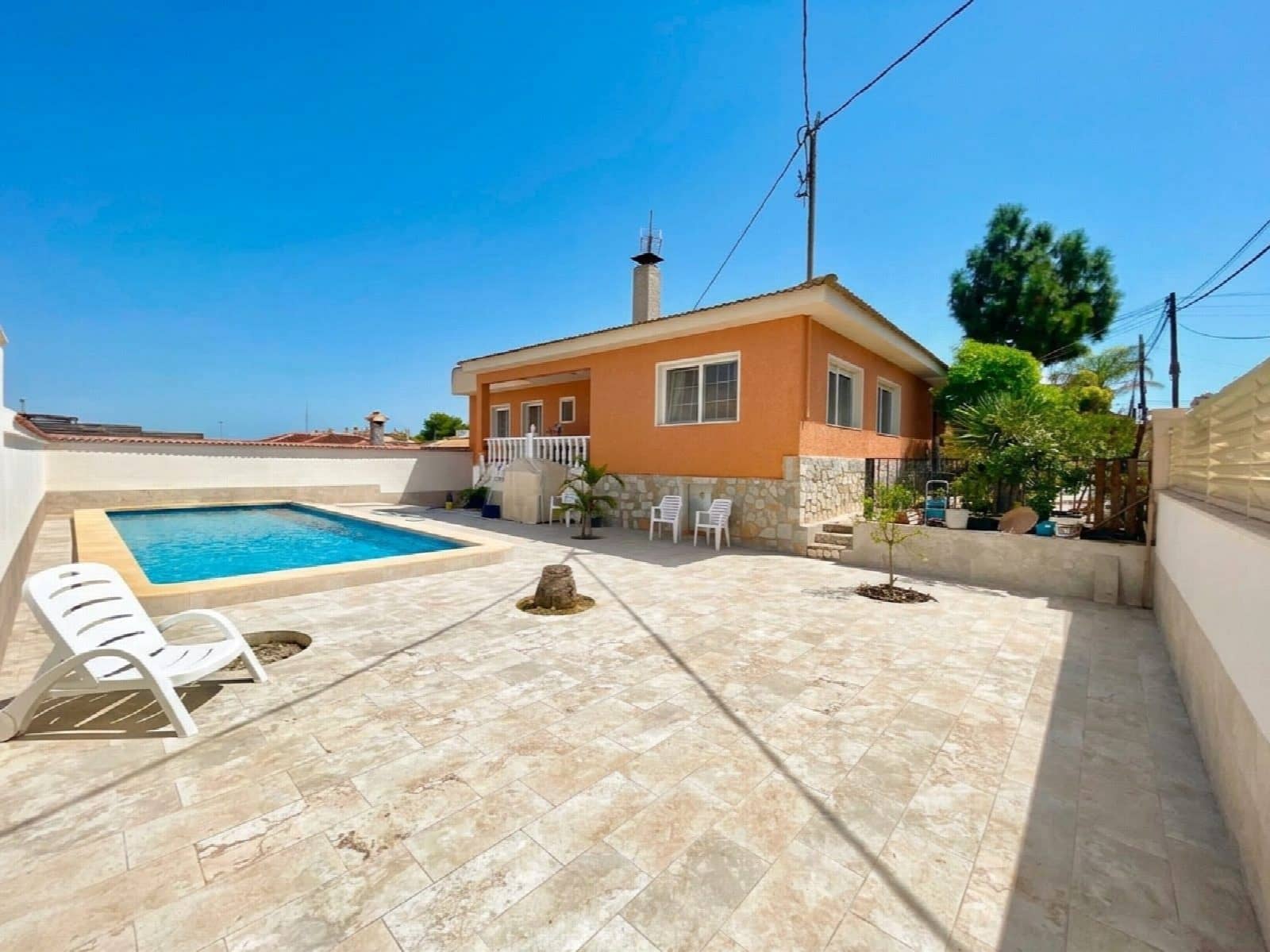 Chalet de 4 habitaciones en Benijófar en venta con piscina garaje - 416.000 € (Ref: 10051128)