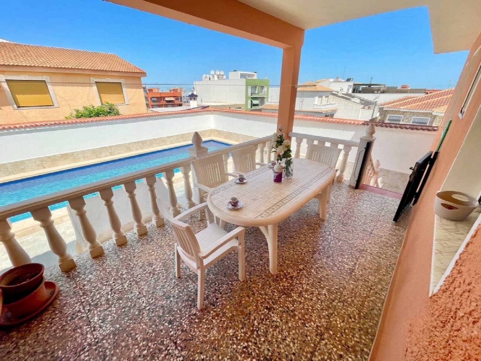 Chalet de 4 habitaciones en Benijófar en venta con piscina garaje - 416.000 € (Ref: 10051128)