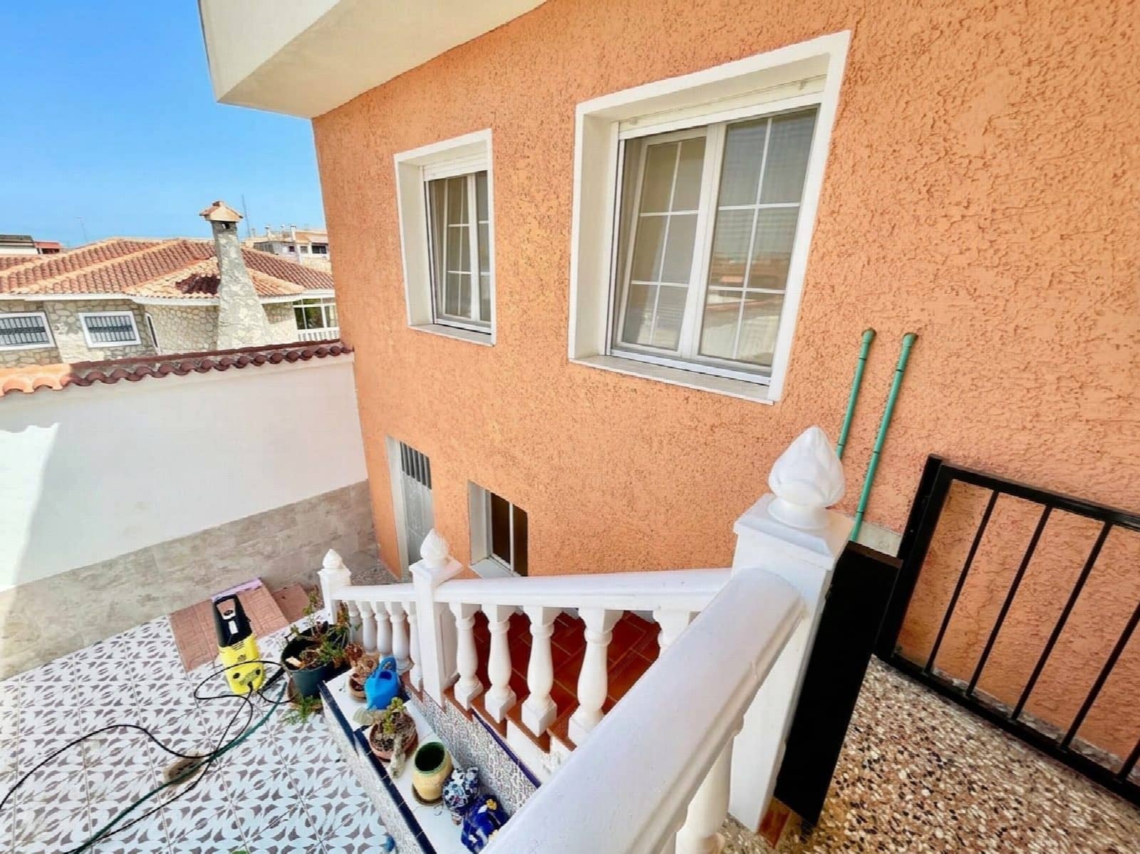 Chalet de 4 habitaciones en Benijófar en venta con piscina garaje - 416.000 € (Ref: 10051128)