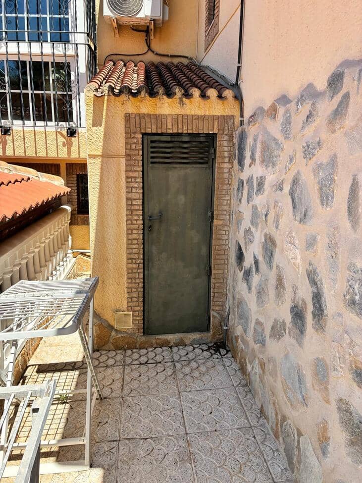 4 slaapkamer Villa te koop in Torrevieja met zwembad garage - € 490.000 (Ref: 10051129)
