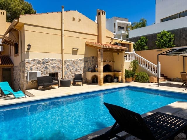 4 bedroom Villa for sale in Los Balcones - Los Altos, Torrevieja with pool garage - € 490,000 (Ref: 10051129)