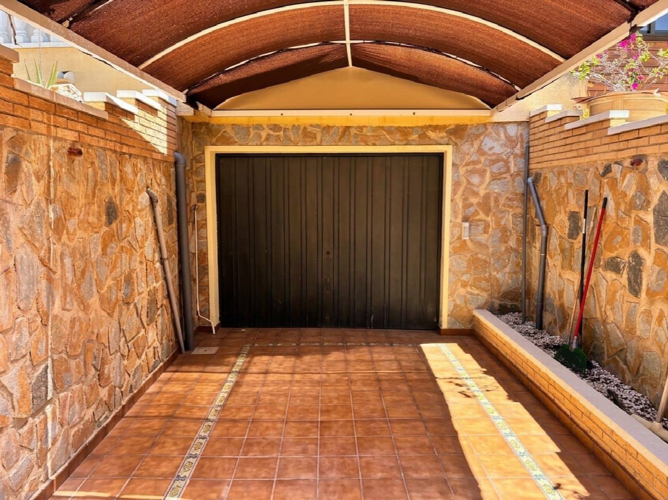 4 slaapkamer Villa te koop in Torrevieja met zwembad garage - € 490.000 (Ref: 10051129)