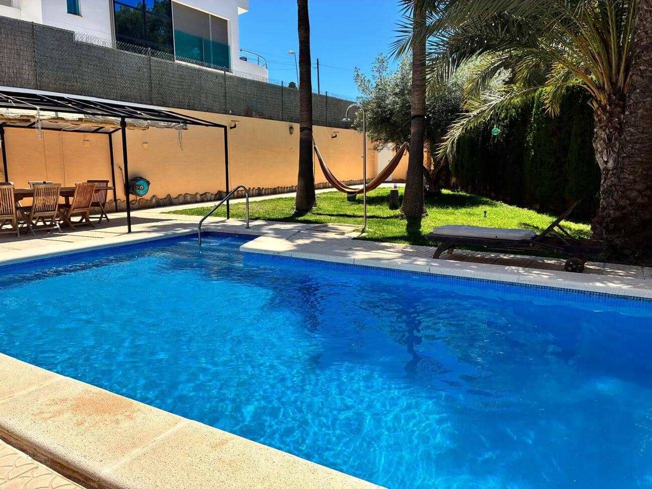 4 slaapkamer Villa te koop in Torrevieja met zwembad garage - € 490.000 (Ref: 10051129)