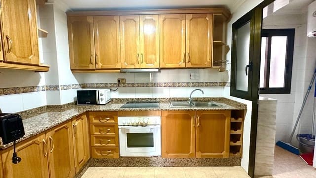 3 makuuhuone Huoneisto myytävänä paikassa Puerto Deportivo, Torrevieja - 195 000 € (Ref: 10051140)