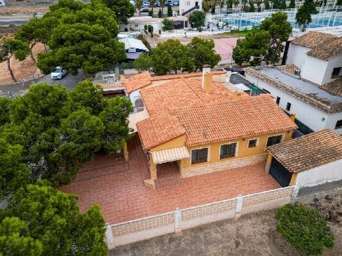 3 sovrum Semi-fristående Villa till salu i Lomas de Cabo Roig - Los Dolses, Orihuela med garage - 547 000 € (Ref: 10051141)