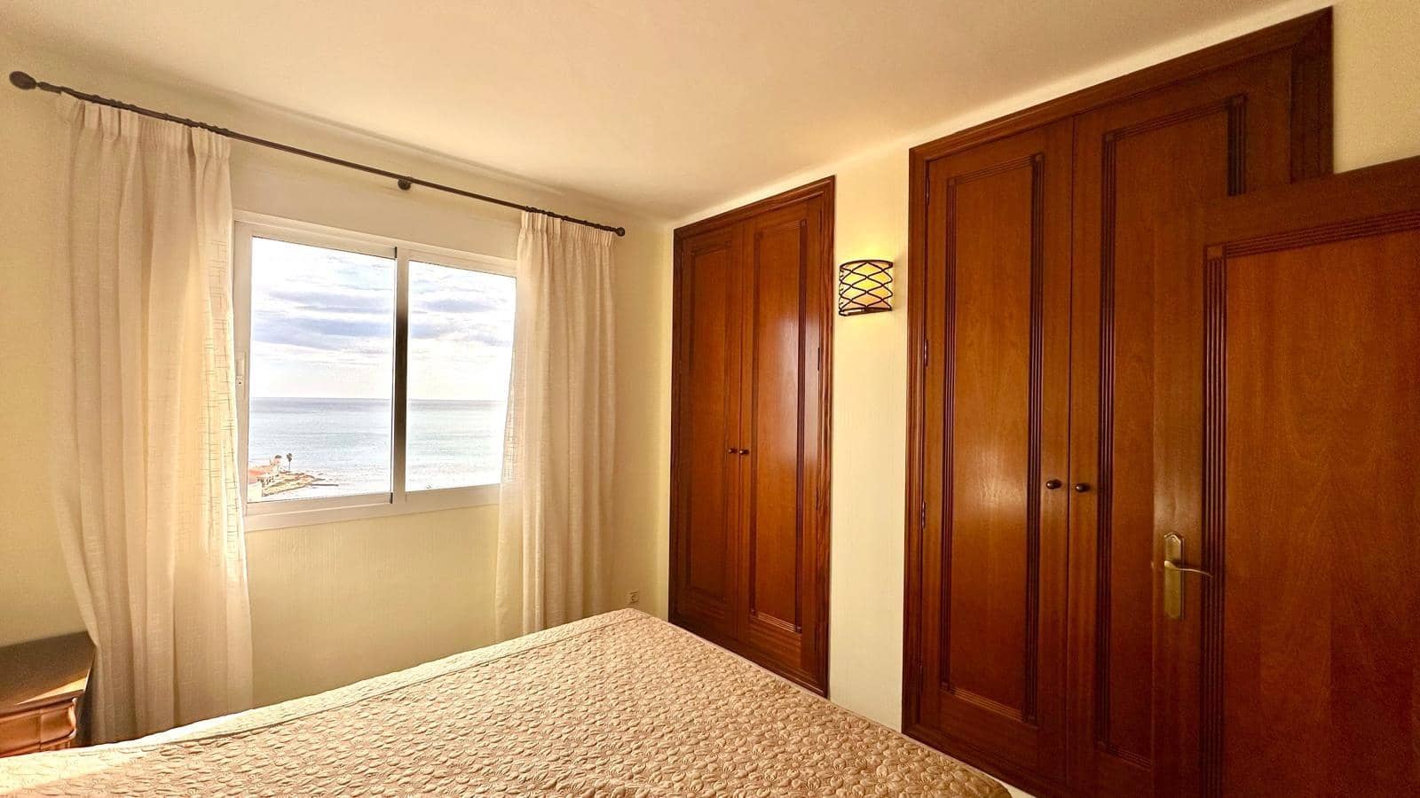 3 makuuhuone Ranta-asunto myytävänä paikassa Torrevieja mukana uima-altaan - 369 900 € (Ref: 10051147)