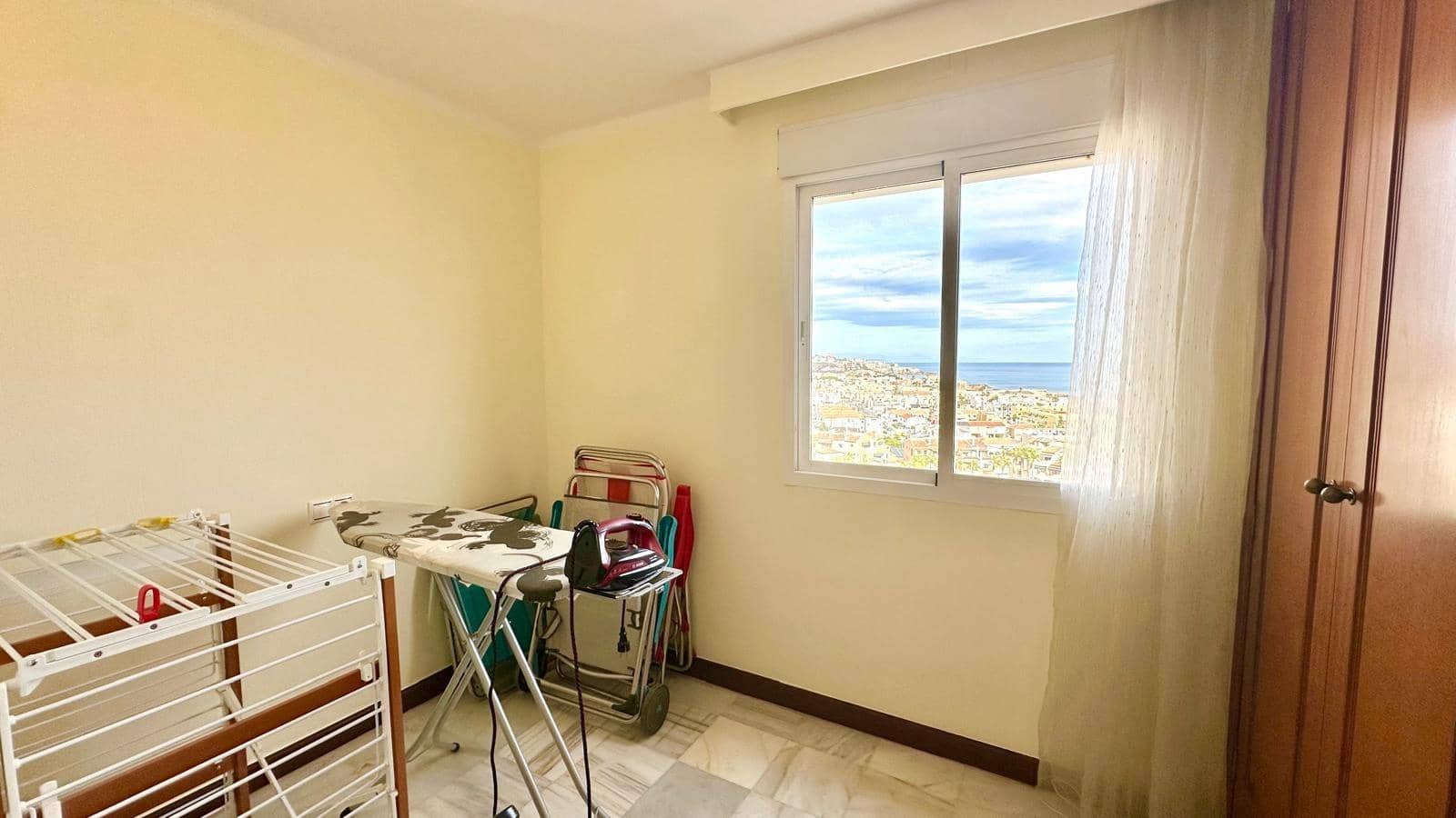3 makuuhuone Ranta-asunto myytävänä paikassa Torrevieja mukana uima-altaan - 369 900 € (Ref: 10051147)