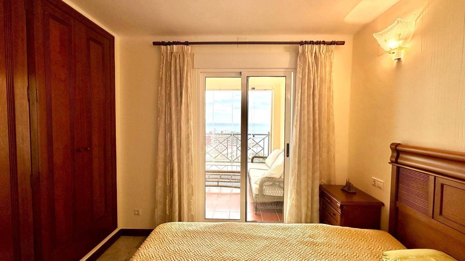 3 makuuhuone Ranta-asunto myytävänä paikassa Torrevieja mukana uima-altaan - 369 900 € (Ref: 10051147)