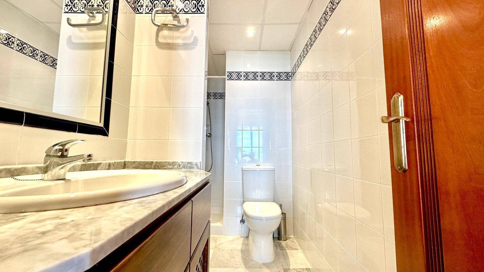3 makuuhuone Ranta-asunto myytävänä paikassa Torrevieja mukana uima-altaan - 369 900 € (Ref: 10051147)
