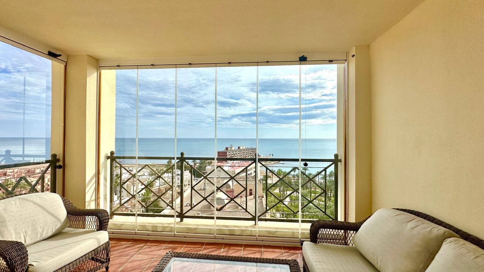 3 makuuhuone Ranta-asunto myytävänä paikassa Torrevieja mukana uima-altaan - 369 900 € (Ref: 10051147)