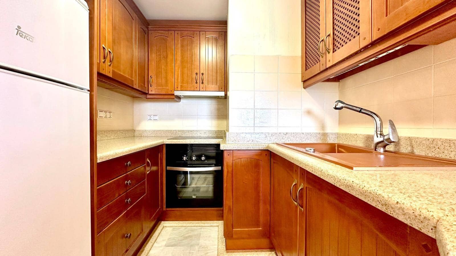 3 makuuhuone Ranta-asunto myytävänä paikassa Torrevieja mukana uima-altaan - 369 900 € (Ref: 10051147)