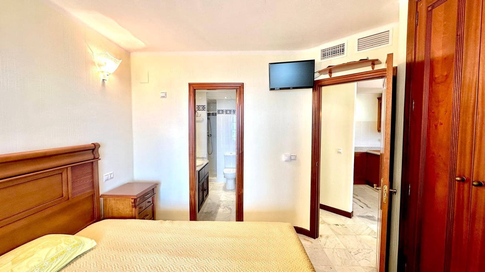 3 makuuhuone Ranta-asunto myytävänä paikassa Torrevieja mukana uima-altaan - 369 900 € (Ref: 10051147)