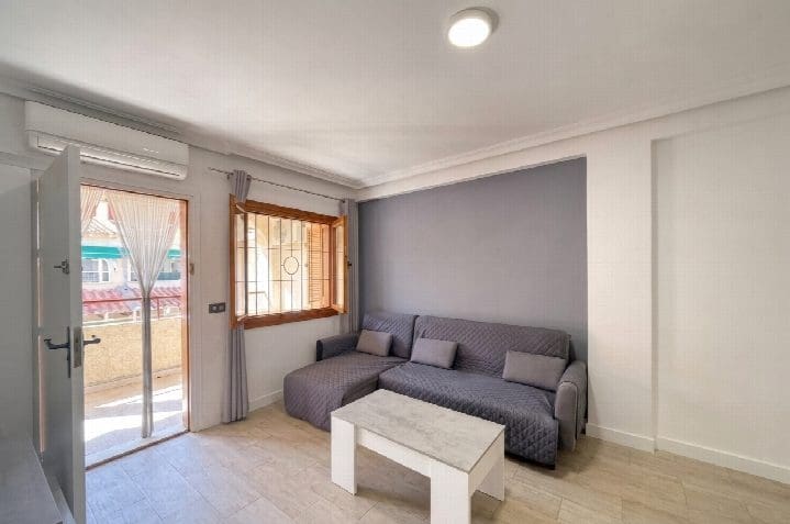 2 bedroom Beach Apartment for sale in Torrevieja - € 159,900 (Ref: 10051151)