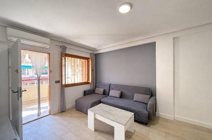 2 bedroom Beach Apartment for sale in Torrevieja - € 159,900 (Ref: 10051151)