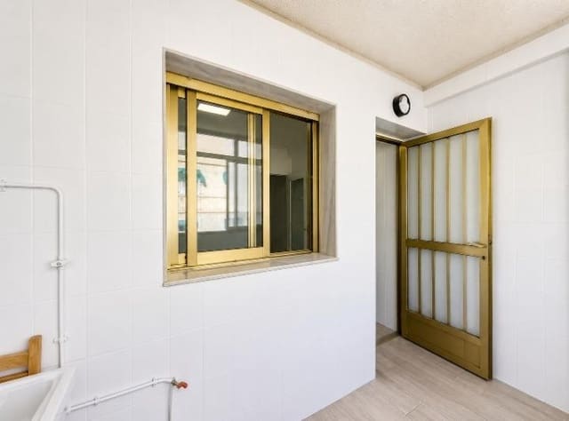 2 bedroom Beach Apartment for sale in Playa del Acequión, Torrevieja - € 159,900 (Ref: 10051151)