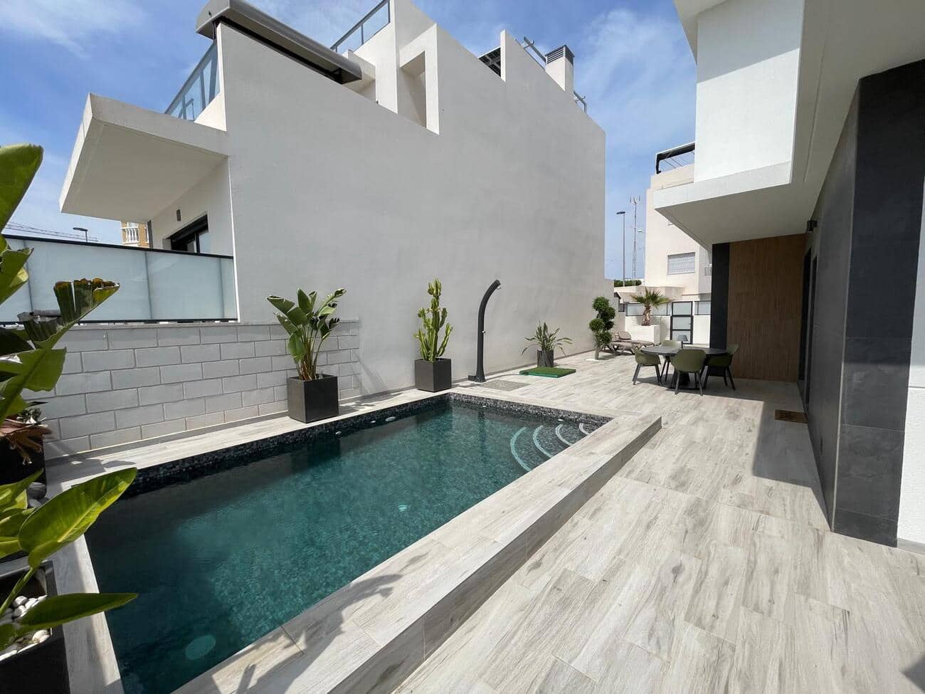 Chalet de 3 habitaciones en Benijófar en venta con piscina garaje - 469.000 € (Ref: 10051158)