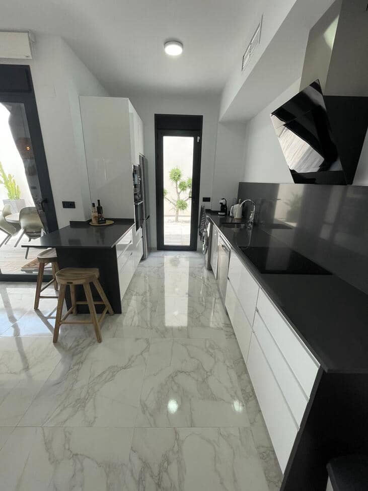 Chalet de 3 habitaciones en Benijófar en venta con piscina garaje - 469.000 € (Ref: 10051158)