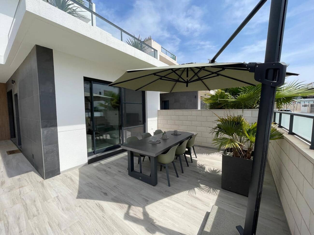 Chalet de 3 habitaciones en Benijófar en venta con piscina garaje - 469.000 € (Ref: 10051158)