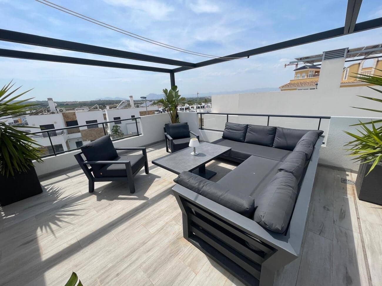 Chalet de 3 habitaciones en Benijófar en venta con piscina garaje - 469.000 € (Ref: 10051158)