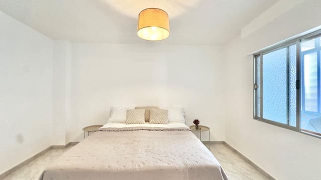 Apartamento Playa de 3 habitaciones en Las Piscinas Naturales, Torrevieja en venta - 179.000 € (Ref: 10051160)