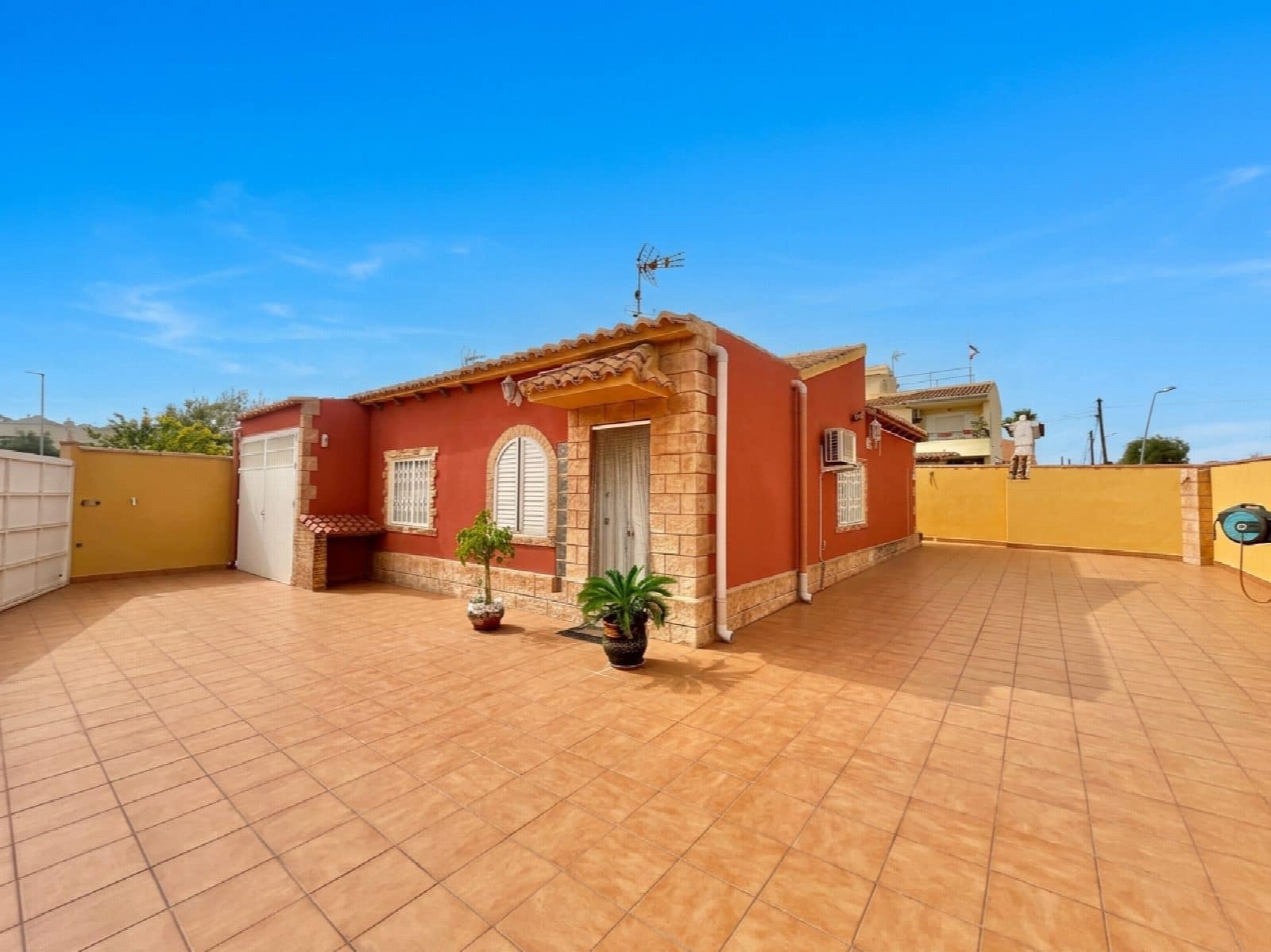 2 sypialnia Willa na sprzedaż w Torrevieja z basenem - 250 000 € (Ref: 10051161)