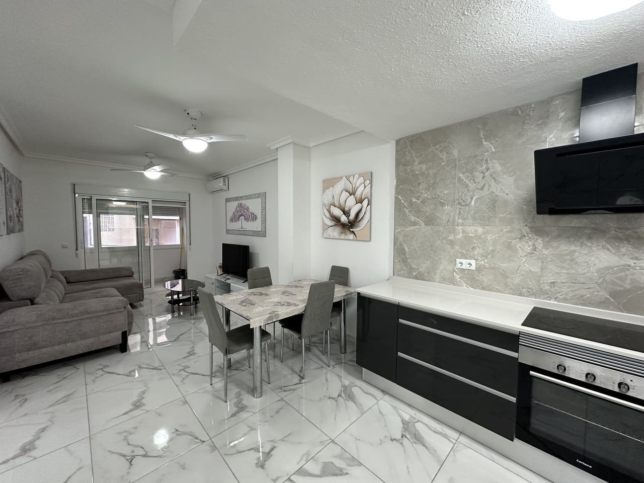 2 slaapkamer Strandappartement te koop in Torrevieja met garage - € 184.950 (Ref: 10051162)
