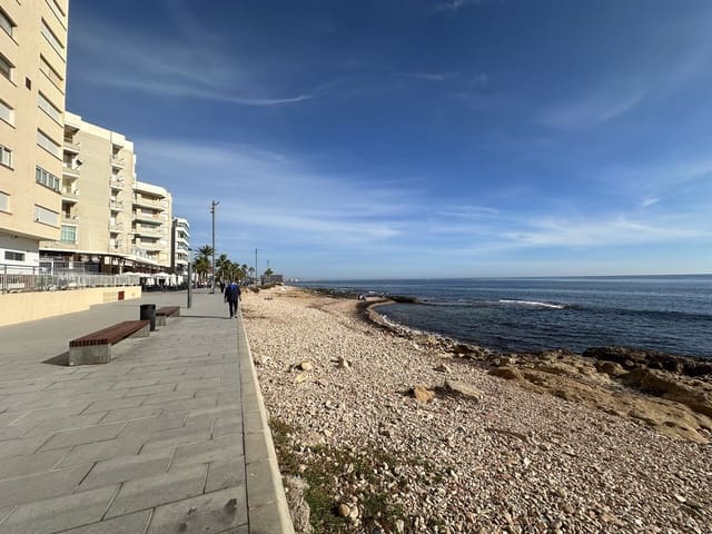 2 slaapkamer Strandappartement te koop in El Molino, Torrevieja met garage - € 184.950 (Ref: 10051162)