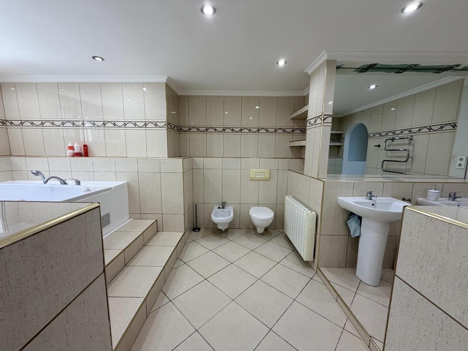 Pareado de 5 habitaciones en Torrevieja en venta con piscina - 599.000 € (Ref: 10051166)