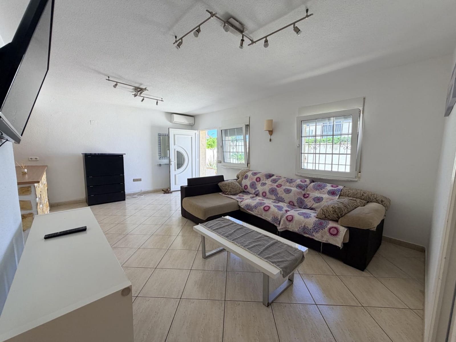 Pareado de 5 habitaciones en Torrevieja en venta con piscina - 599.000 € (Ref: 10051166)