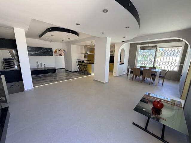 5 quarto Moradia Geminada para venda em Los Balcones - Los Altos, Torrevieja com piscina - 599 000 € (Ref: 10051166)
