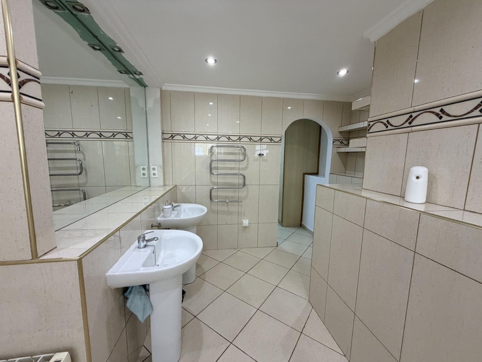 Pareado de 5 habitaciones en Torrevieja en venta con piscina - 599.000 € (Ref: 10051166)