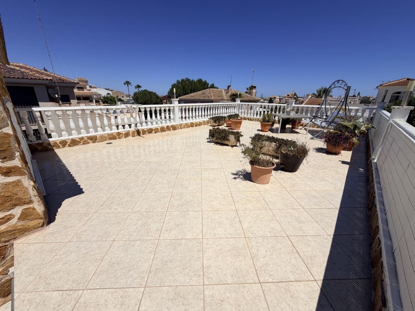 Pareado de 5 habitaciones en Torrevieja en venta con piscina - 599.000 € (Ref: 10051166)