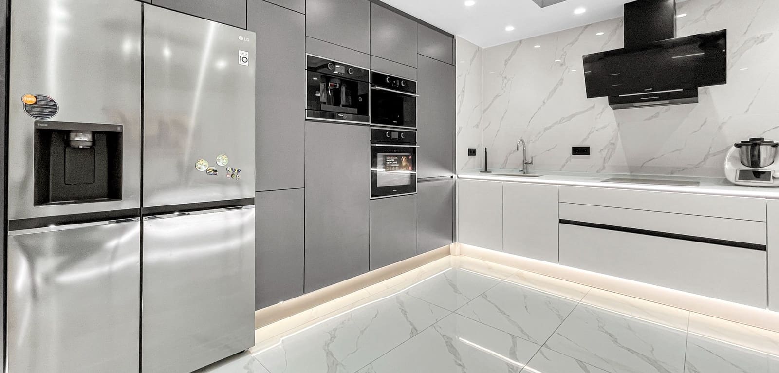 Apartamento de 3 habitaciones en Torrevieja en venta con garaje - 236.000 € (Ref: 10051176)