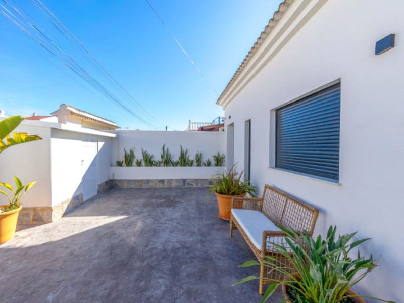 3 quarto Moradia para venda em Torrevieja com piscina - 459 000 € (Ref: 10051180)