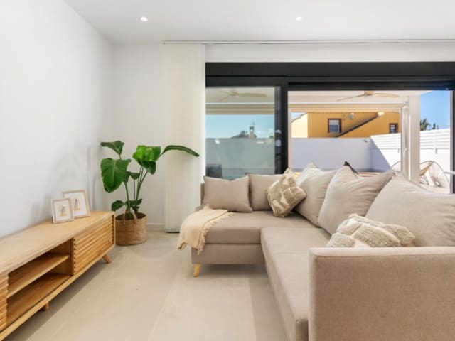 3 quarto Moradia para venda em El Chaparral, Torrevieja com piscina - 459 000 € (Ref: 10051180)