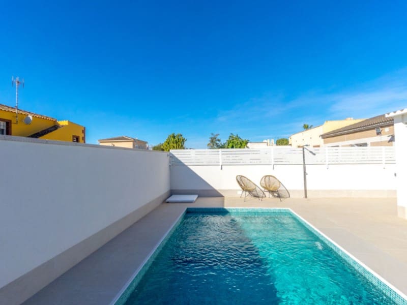 3 quarto Moradia para venda em Torrevieja com piscina - 459 000 € (Ref: 10051180)