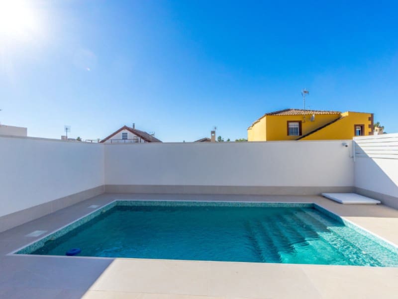 3 quarto Moradia para venda em Torrevieja com piscina - 459 000 € (Ref: 10051180)