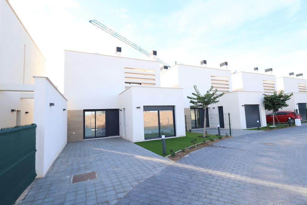 Chalet de 3 habitaciones en Torre-Pacheco en venta con piscina garaje - 439.000 € (Ref: 10051199)